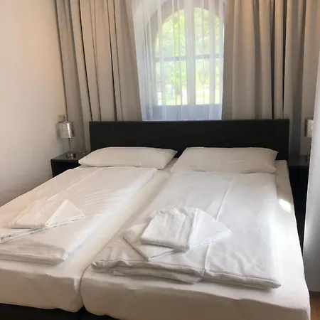 Townville Chalet's *